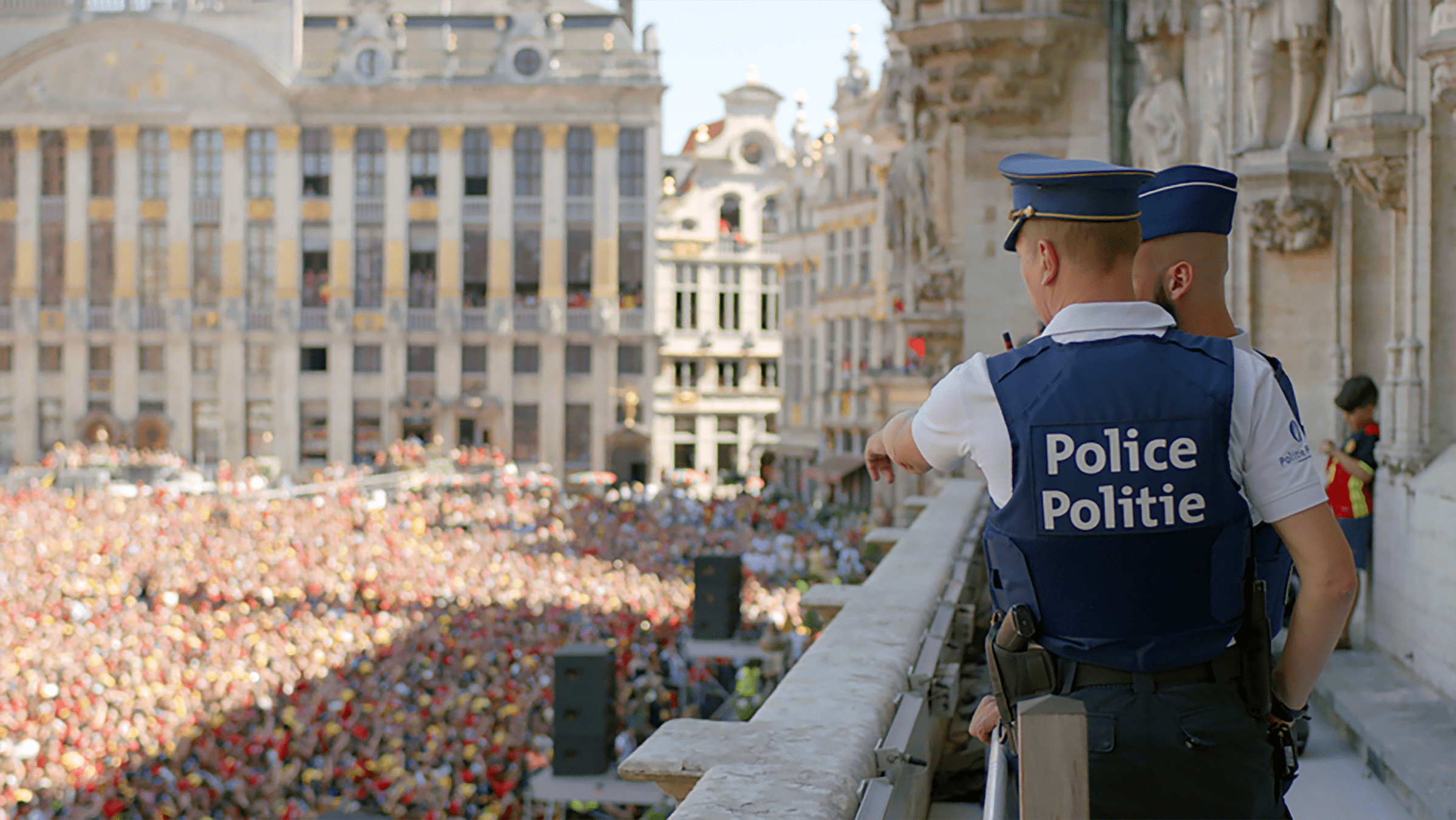politie balkon publiek